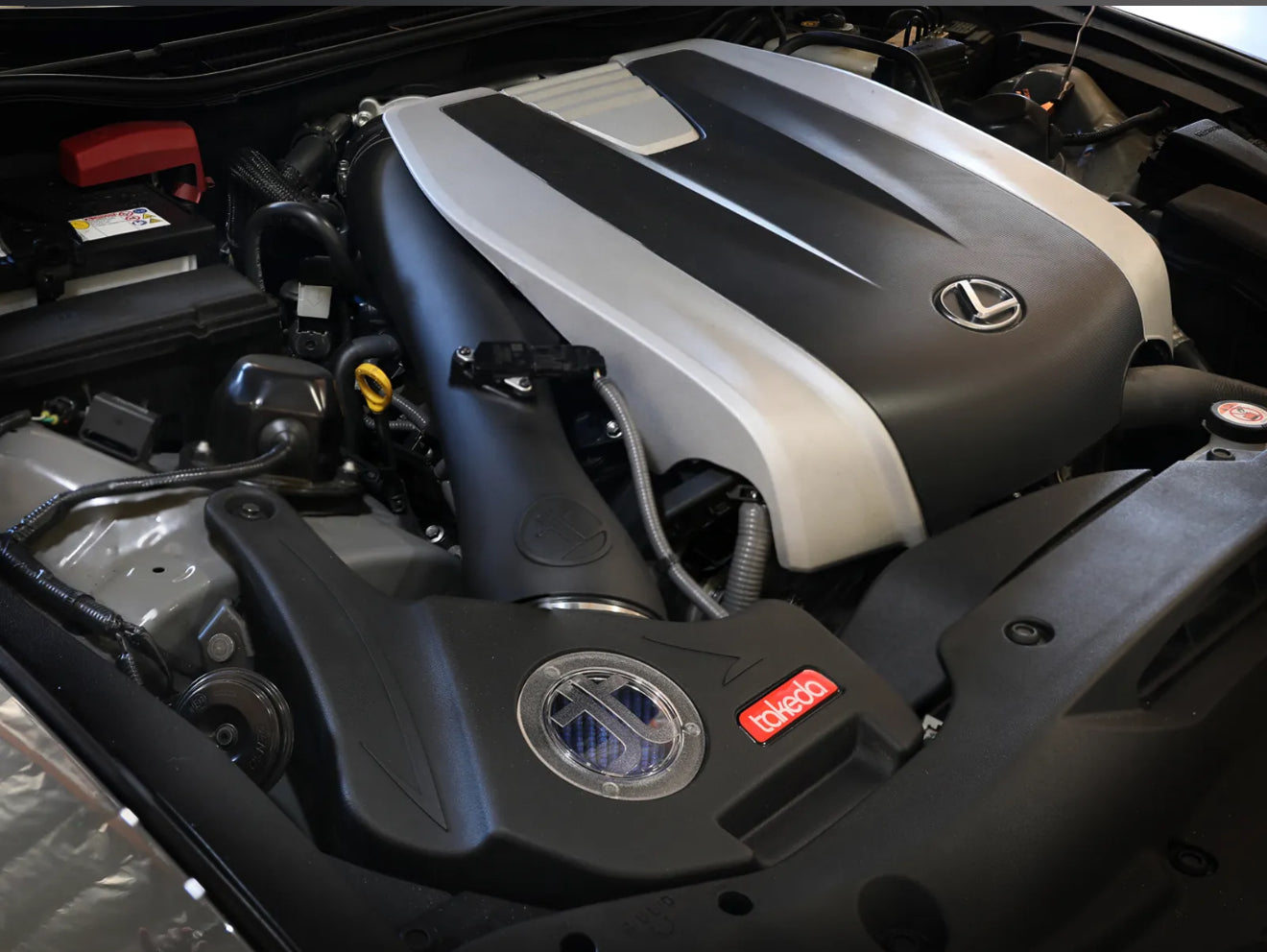 Cold Air Intake System - LEXUS IS350 21-25 3.5L