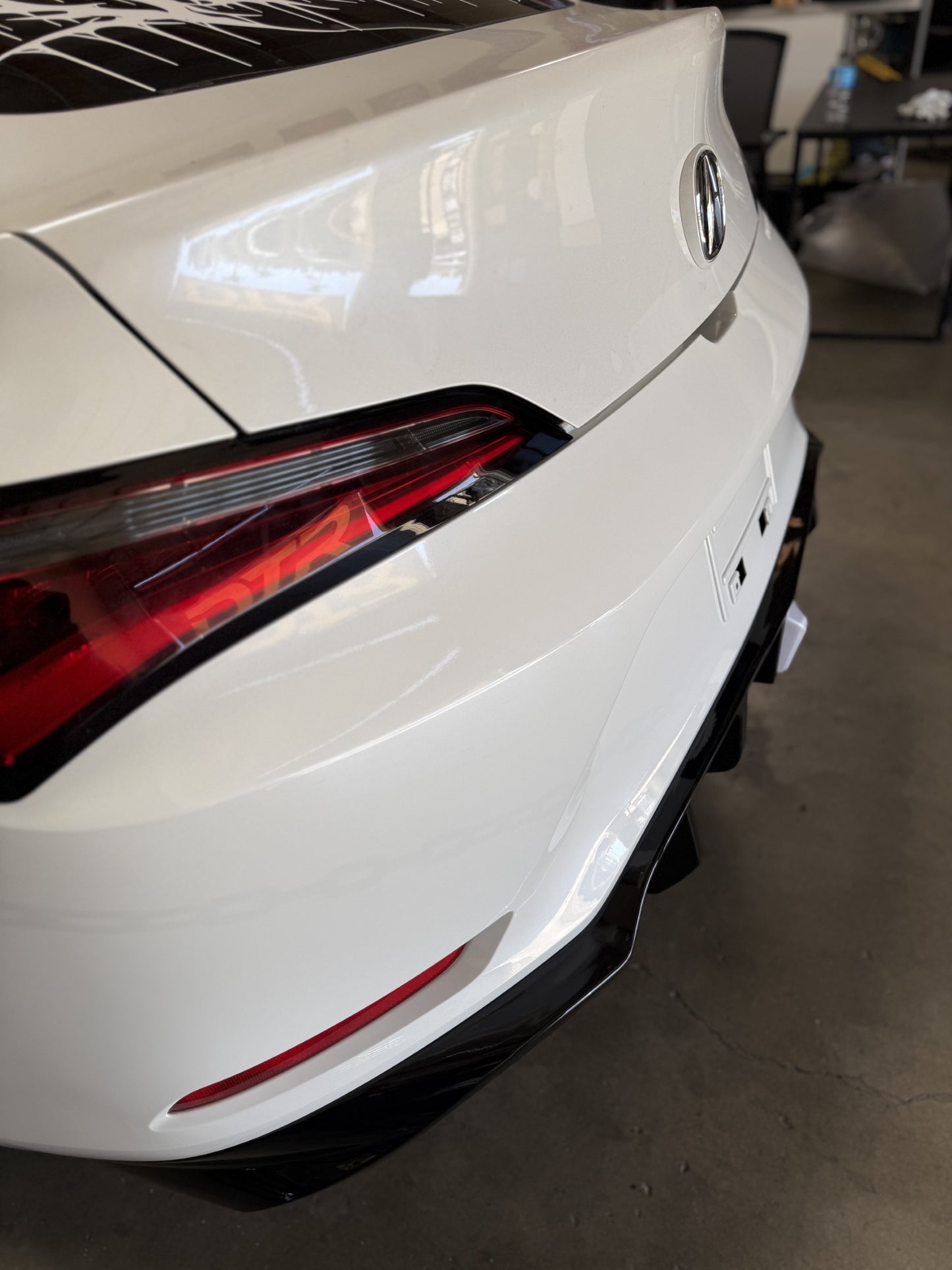 2023-2025 5th Gen DE4 Acura Integra Gloss Black Rear Diffuser(replacment) with Clear 3rd Brake LIGHT